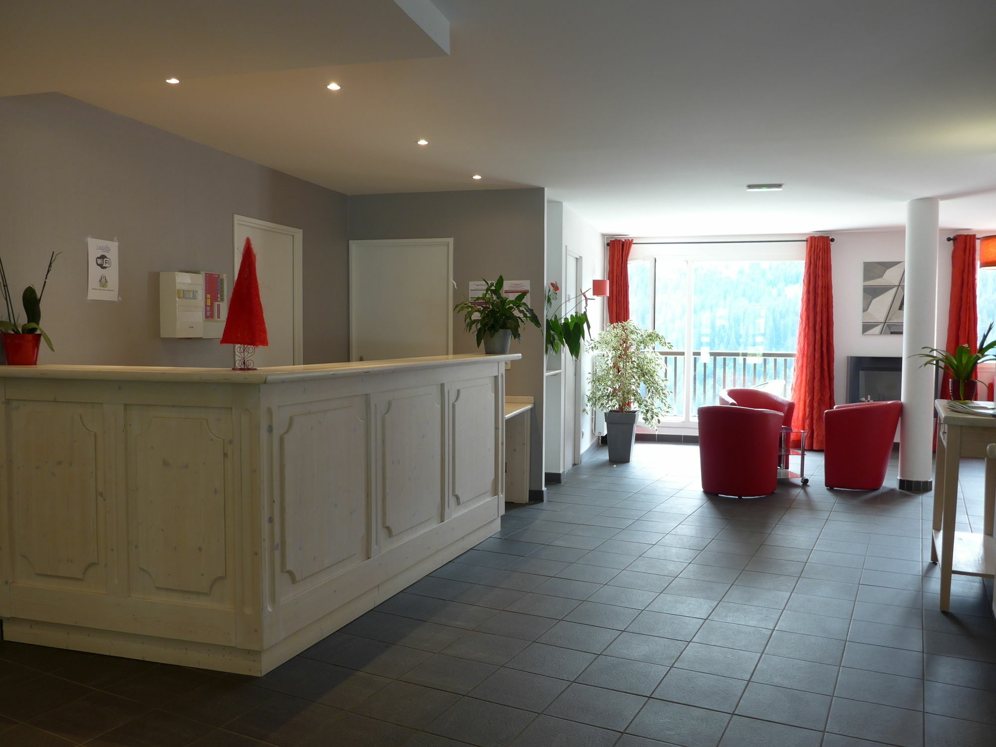 Les Pleiades Aparthotel 3*